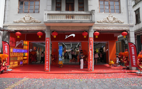 贵人焕新，百店齐开！民族运动品牌贵人鸟再崛起