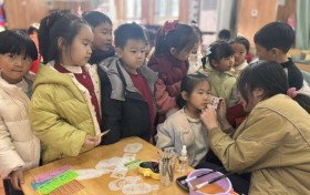 笔下生“画”，脸上开花｜萌娃的“魔法变身记”